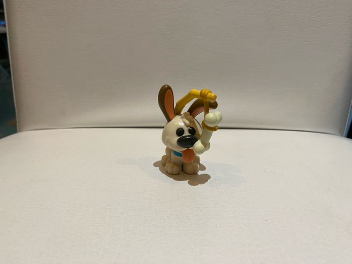 Figurine rare chien Mulan Disney