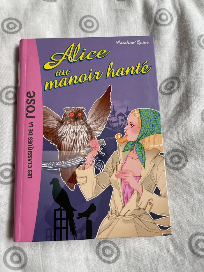 Livre Alice au manoir hanté la bibliothèque rose