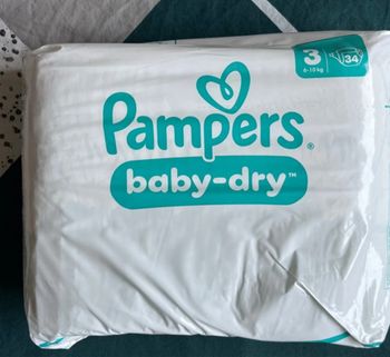 Couches Pampers taille 3