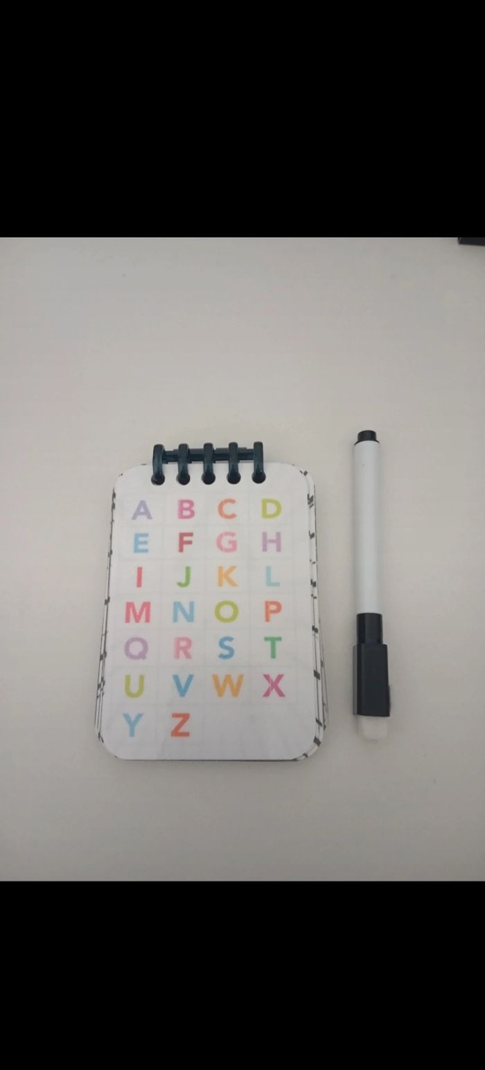 Petit carnet alphabétique conçu pour votre enfant