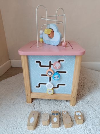 Grand cube d'activité Vertbaudet 