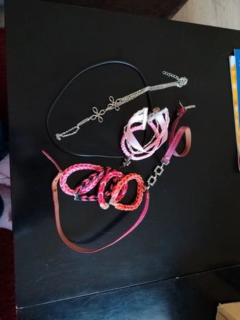 Divers bijoux et accessoires