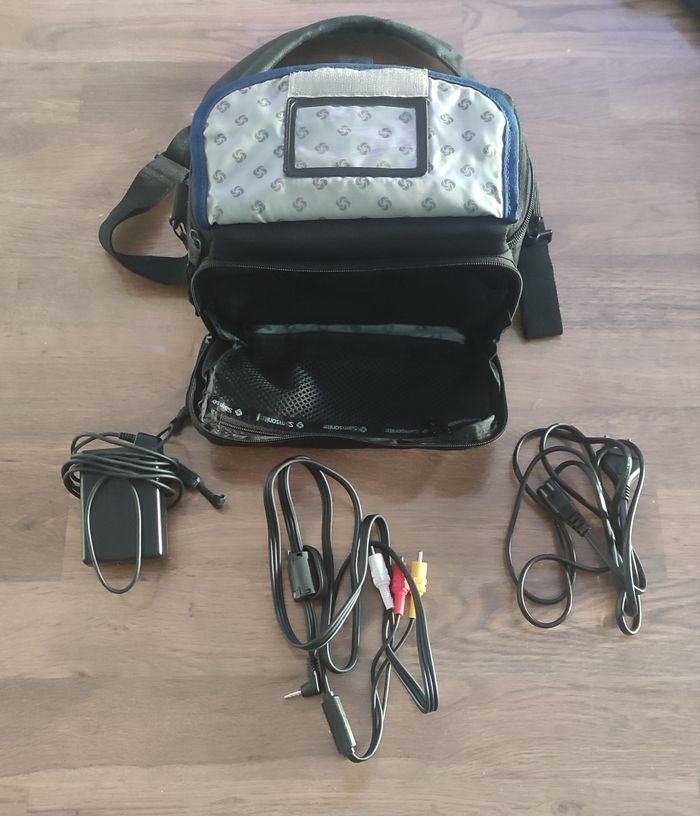 Caméscope Thomson et sa pochette - photo numéro 4