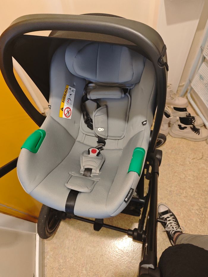 Pousette - photo numéro 2