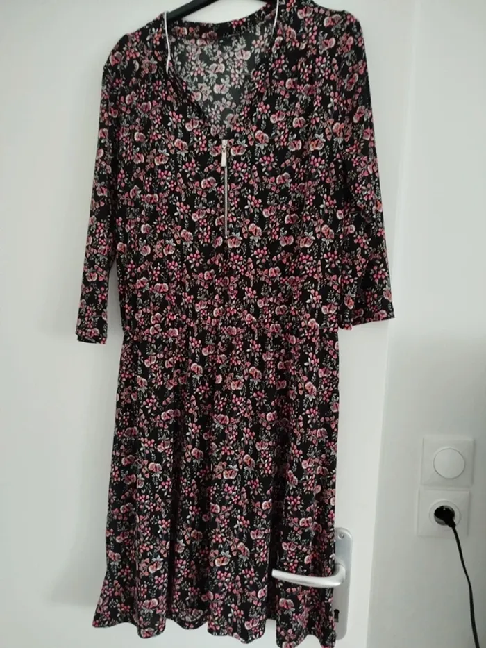 Magnifique robe fleurie T 40