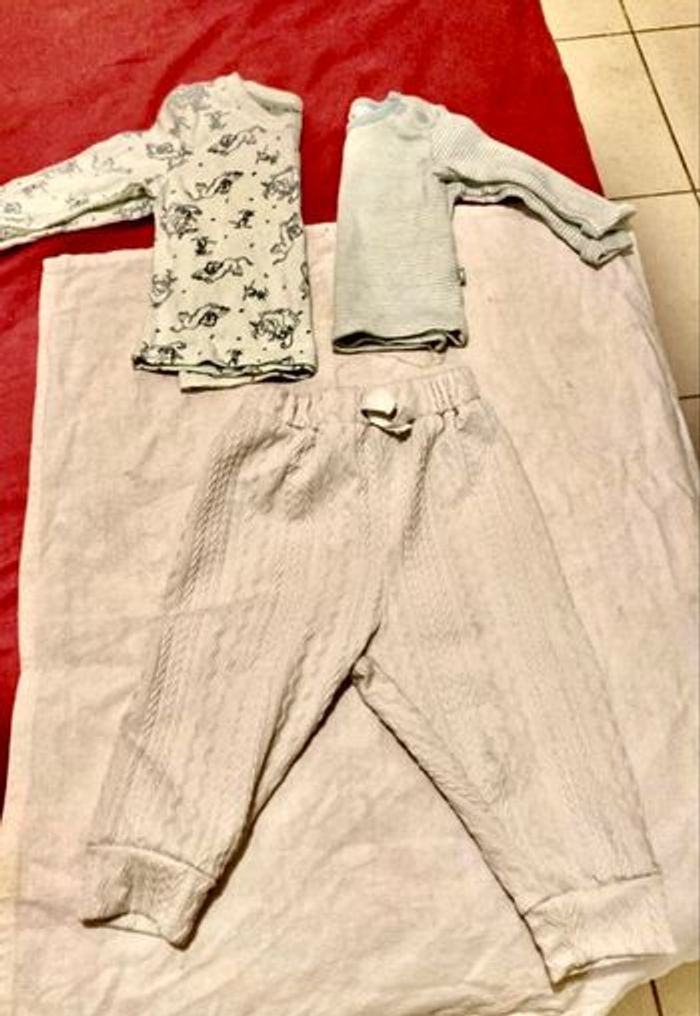 Legging et 2 t-shirts manches longues taille 3 mois