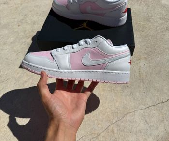 Basket basses Air Jordan 1 Unisex - pink foam/white/fire red