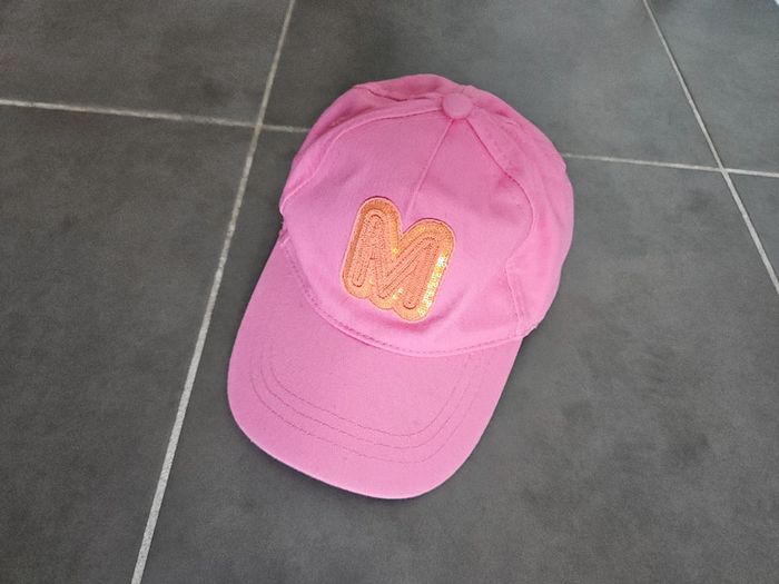 Casquette fille 4-5 ans Excellent état, très très peu portée