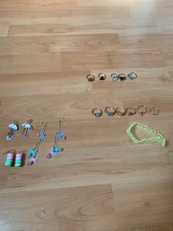 Lot bijoux fille