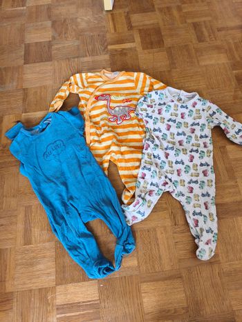 Lot de 3 pyjamas grenouillere 9 mois bébé dinosaure voiture au lit