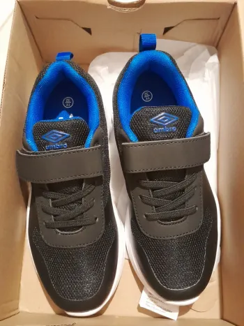 Baskets Umbro neuves, taille 32 (prix ferme)