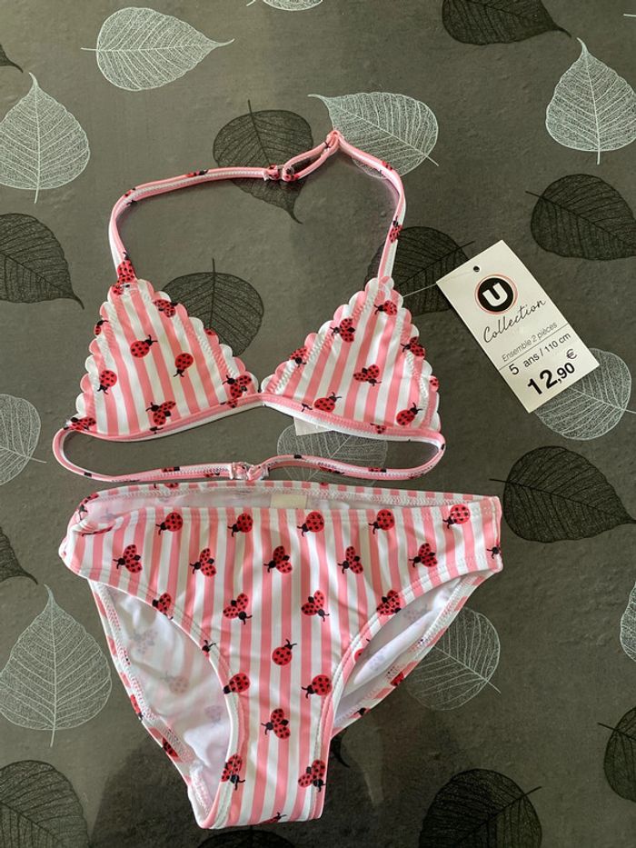 Ensemble maillot de bain deux pièces 5 ans