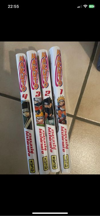 Vends lot de 4 livres naruto en très bon état
