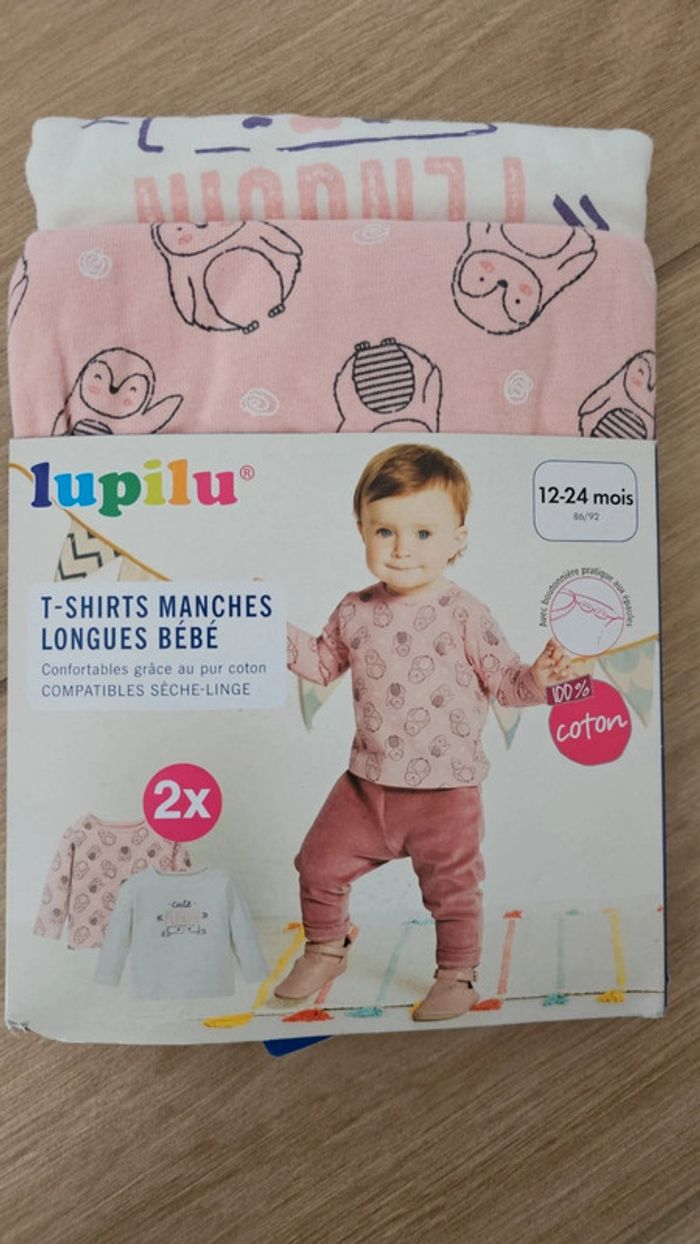 Lot 2 tee shirt 24 mois