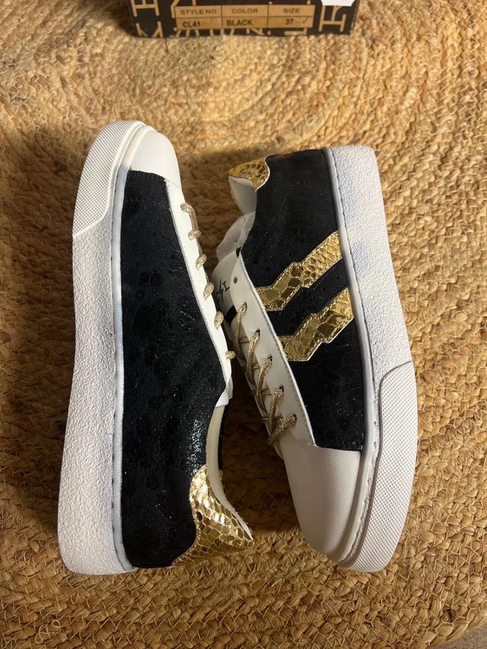 Baskets femme CL11 taille 37 noires et dorées - photo numéro 4