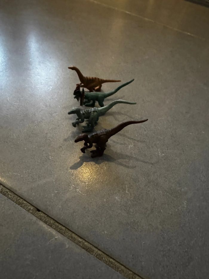 Lot de 4 dinosaures: 2 velociraptors / 1 dilophosaure / 1 gallimimus - Mattel - Jurassic - photo numéro 3