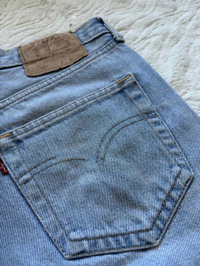 Jean Lévis 501 USA vintage 90s coupe droite bleu clair taille W30 M/40 - photo numéro 16