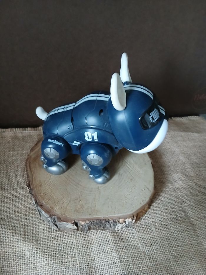 Chien robot bouledogue - photo numéro 4