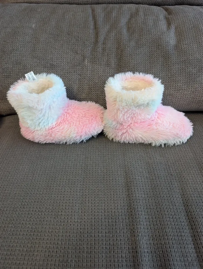Chaussons fille taille 25 - photo numéro 2