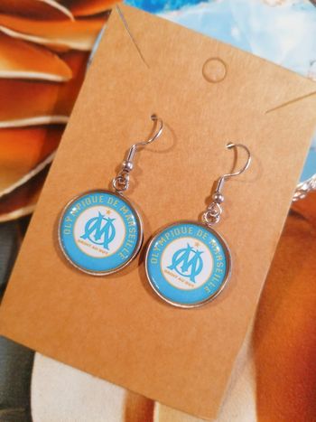 Boucle d'oreille olympique de Marseille