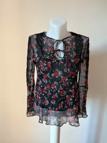 Chemiser taille XS the kooples en bon état noir et rouge