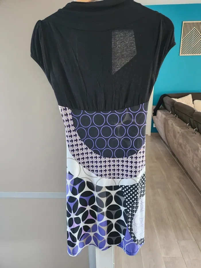 Robe fluide formul excellent état Taille 38 noire et motifs géométriques - photo numéro 3