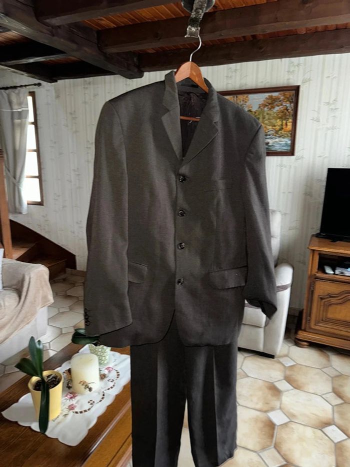 Costume taille 42