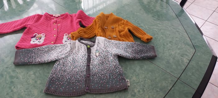 Lot 10 vêtements bébé 6 mois - photo numéro 4