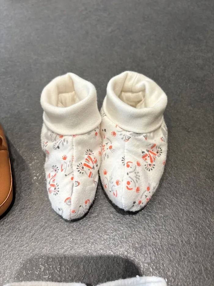 Lot chaussons/chaussettes - photo numéro 4