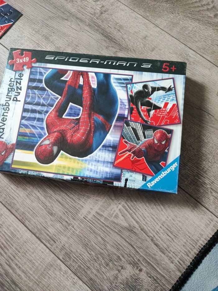 3 puzzle spiderman 49 pieces