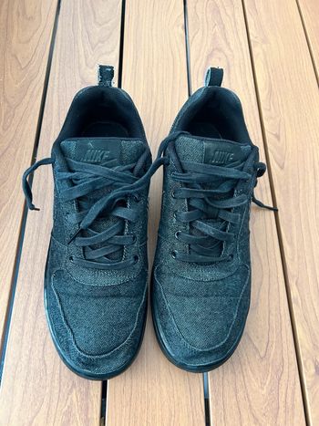 Baskets Nike noir taille 43