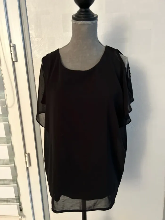 Jolie haut noire