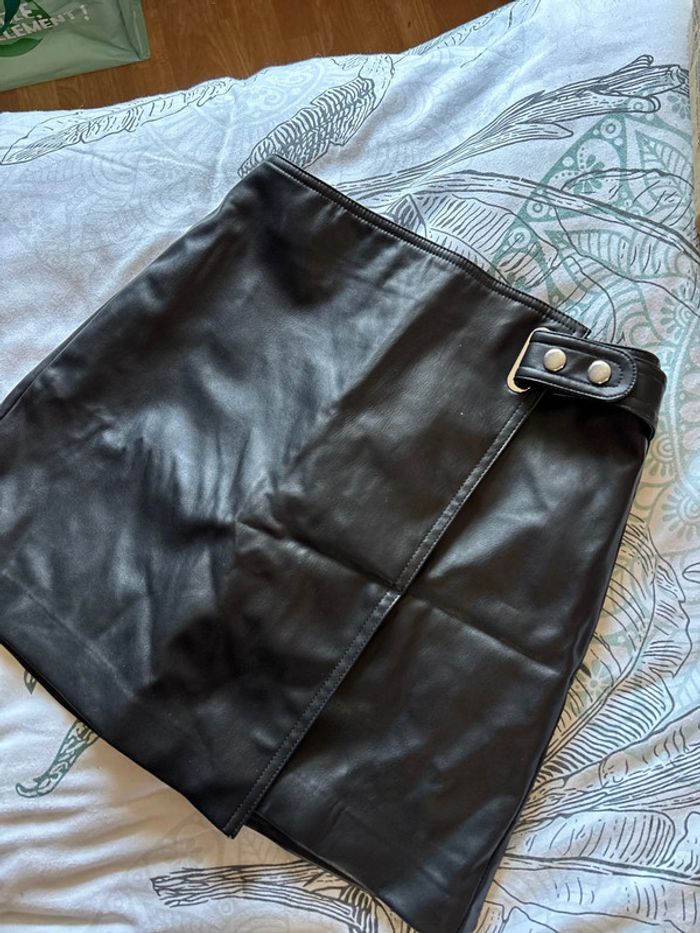 Jupe porte-feuille similicuir H&M - photo numéro 2