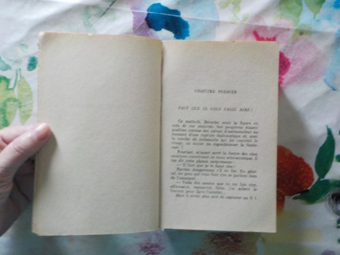 2 San-Antonio Descendez-le à la prochaine et Des gueules d'enterrement - photo numéro 7