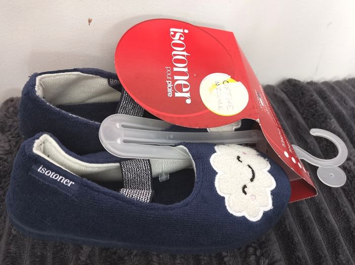 Chaussons Isotoner P30 neufs - photo numéro 3