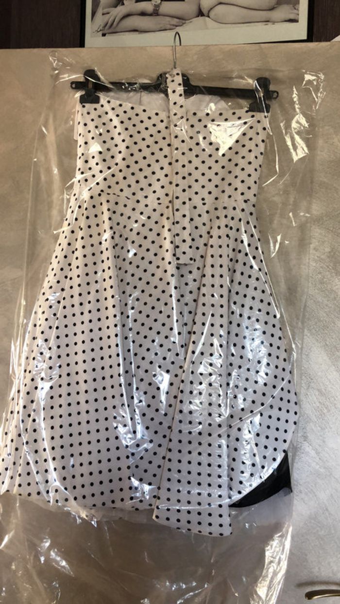 Robe cocktail vintage blanche à pois taille - photo numéro 4