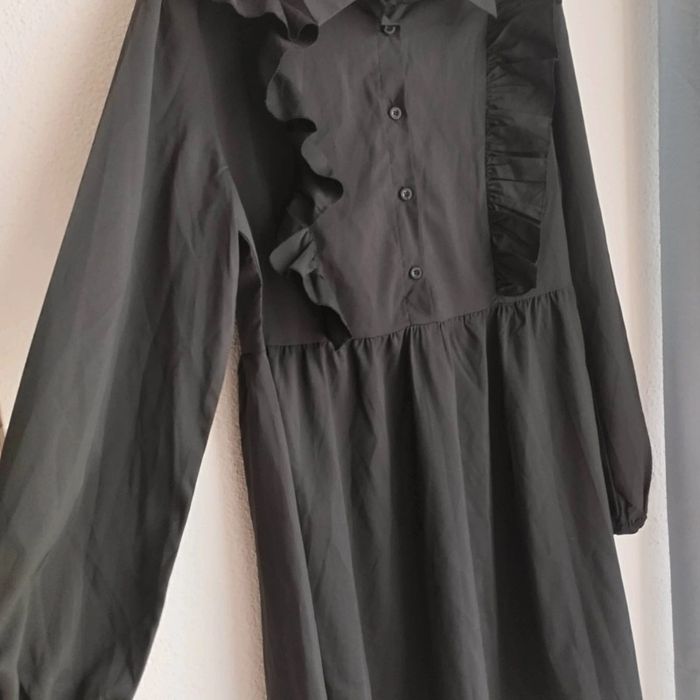 Robe noire - photo numéro 3