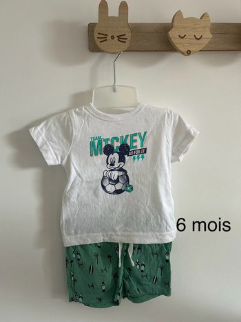 Ensemble short et t-shirt  Mickey