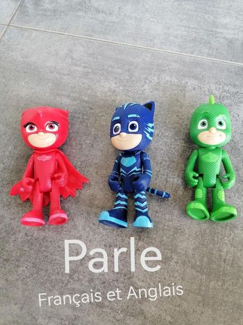 Pyjamasques qui parlent français et anglais.