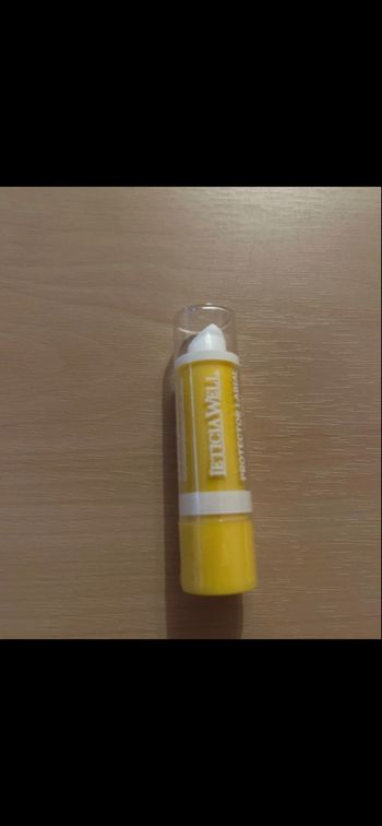 1 baume à lèvre citron neuf 