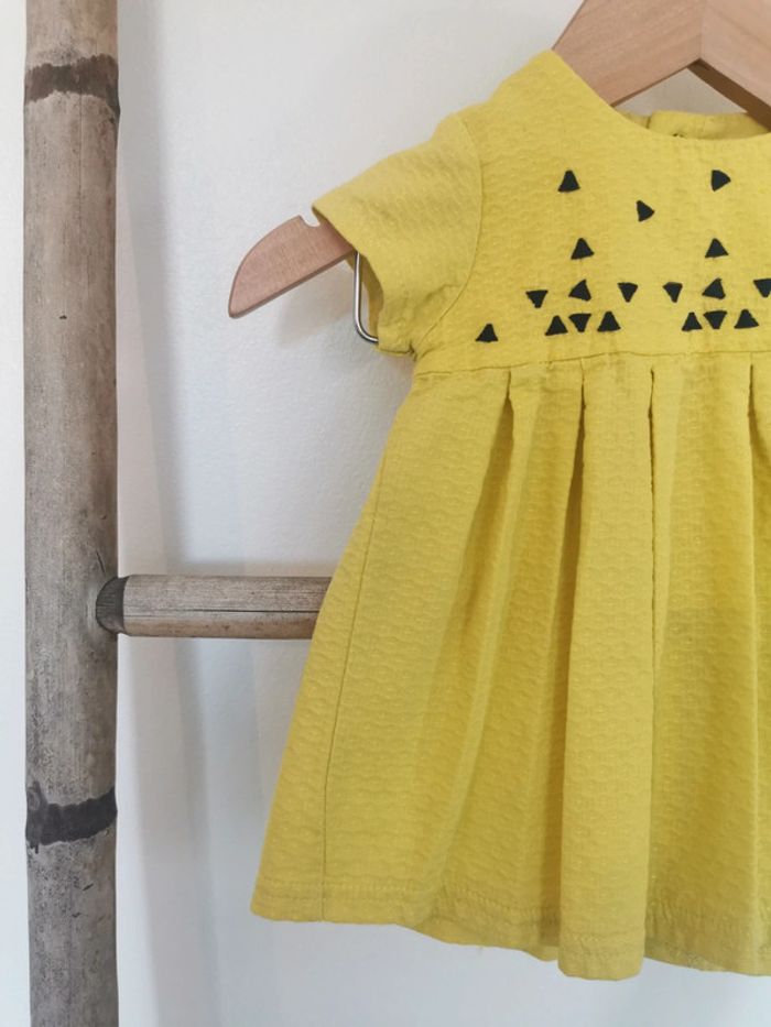 🌷Très belle robe plissé Catimini 3/6mois jaune - photo numéro 4