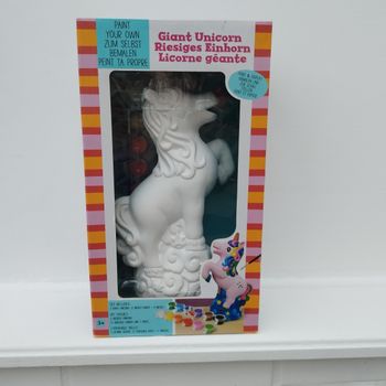 Licorne géante a peindre