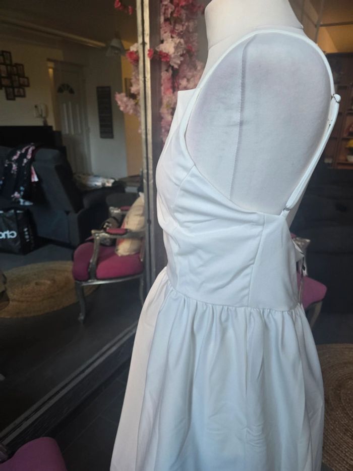 Robe dos nu sublime neuf avec etiquettes - photo numéro 4