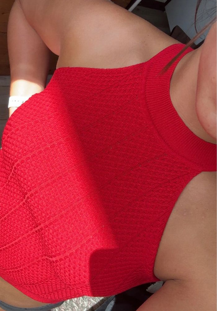 haut rouge court