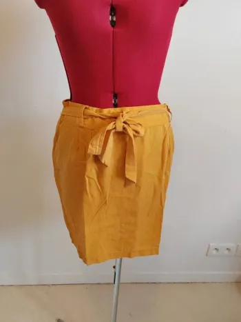 Jupe. Courte lyocell