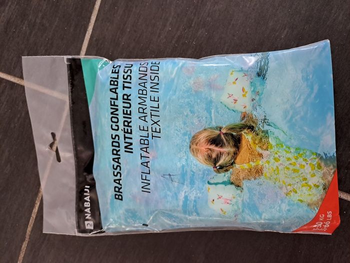 Brassards enfant piscine neuf 11 30 kgs Nabaiji