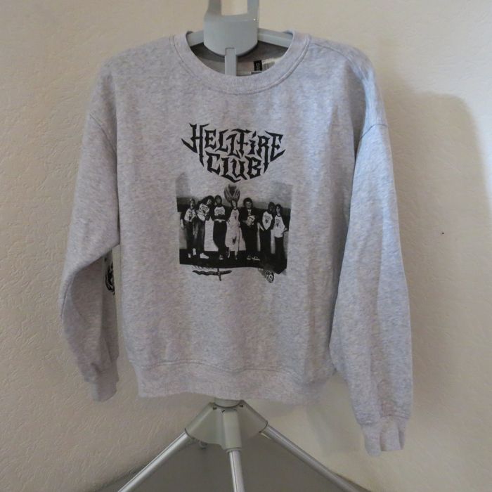 Sweat Hellfire Club – Collection officielle Netflix x H&M (Divided) Unisexe😎