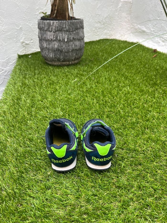 Très belle chaussures basket Reebook à scratch taille 22,5 - photo numéro 3