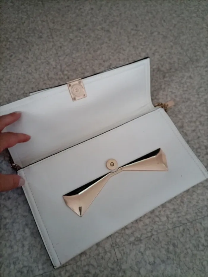Pochette blanche - photo numéro 6