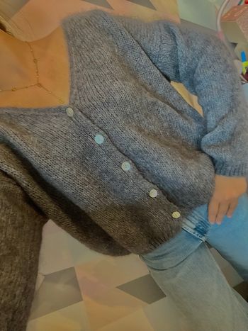 Cardigan col V en mohair gris